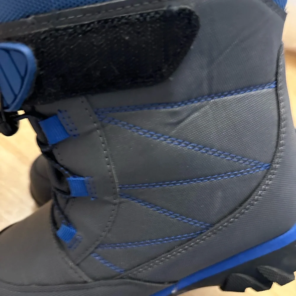 Kids' Waterproof Black and Blue Snow Boots sz 4
